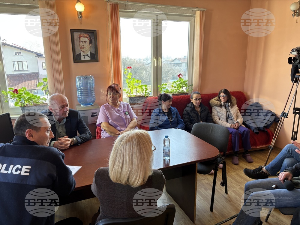 Село Белчин - полиция - жители - среща