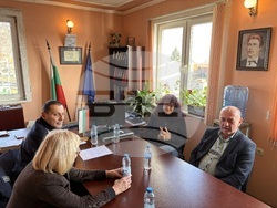 Село Белчин - полиция - жители - среща