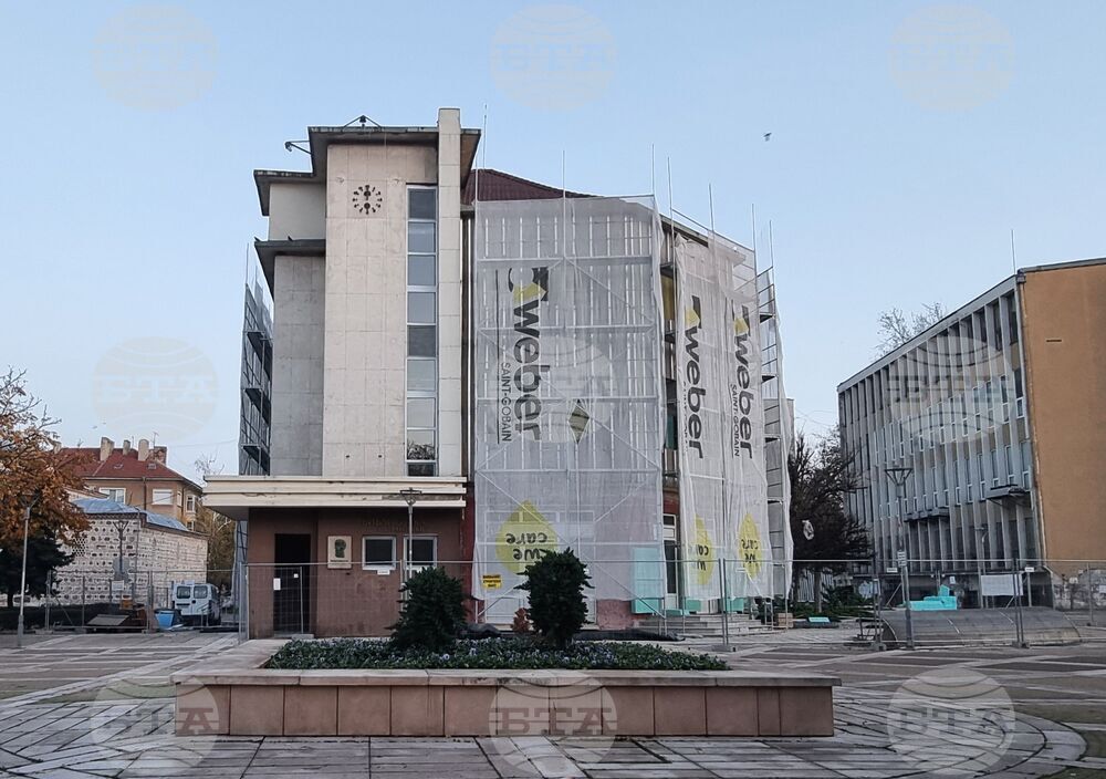 Регионалната библиотека в Ямбол временно ще обслужва читателите си в Художествената галерия „Ж. Папазов” заради ремонт на сградата ѝ