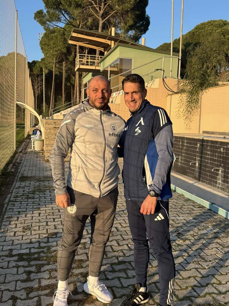 Млад треньор от Несебър започна стаж в Левски, „сините“ ще преотстъпват свои футболисти в морския клуб