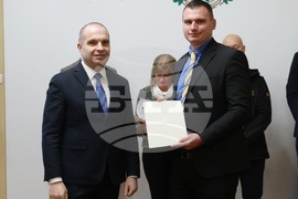 Министерство на транспорта и съобщенията - зарядни центрове - договор