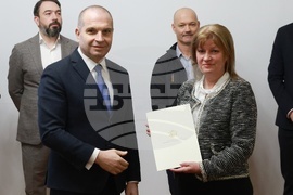 Министерство на транспорта и съобщенията - зарядни центрове - договор