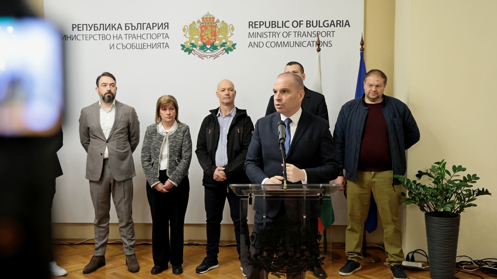 Вицепремиерът Гроздан Караджов: Изграждаме национална мрежа от бързи зарядни станции, електромобилите ще се зареждат за 15 минути 