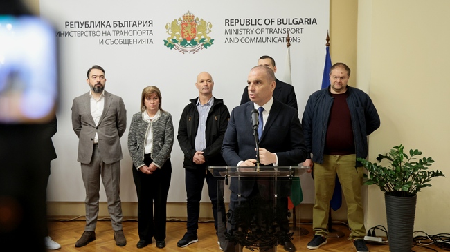 Вицепремиерът Гроздан Караджов: Изграждаме национална мрежа от бързи зарядни станции, електромобилите ще се зареждат за 15 минути 