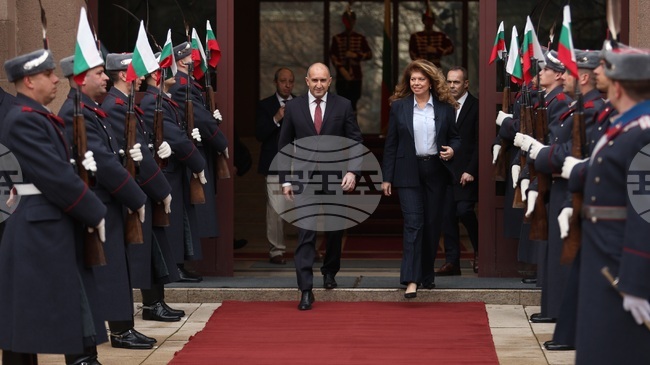 България има нов президент - Илияна Йотова, Конституционният съд прекрати правомощията на Румен Радев след подадената от него оставка