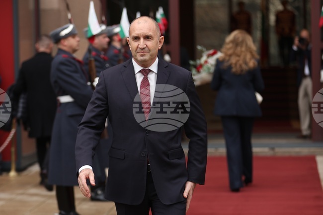 Румен Радев - петият демократично избран президент на страната и първият, който напуска поста предсрочно