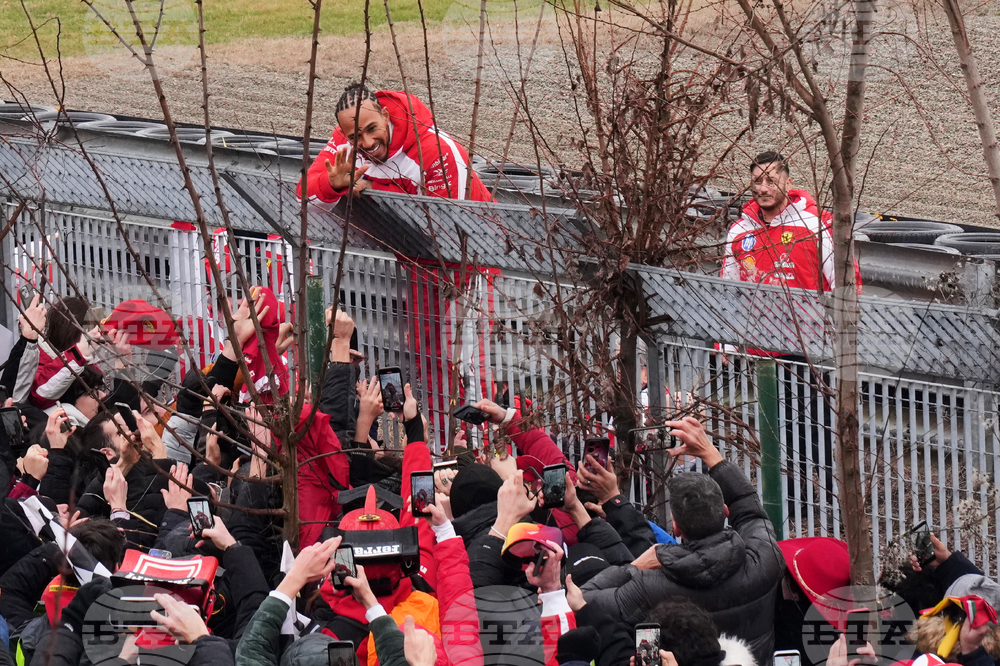 Люис Хамилтън направи най-добрата обиколка на тестовете на Формула 1 в Барселона, Мерцедес натрупа най-много километи