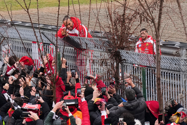 Люис Хамилтън направи най-добрата обиколка на тестовете на Формула 1 в Барселона, Мерцедес натрупа най-много километи
