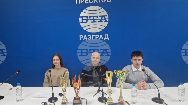 Танците ни научиха на дисциплина, постоянство и любов към спорта, казаха състезателите по спортни танци Надежда Дочева и Йоан-Александър Ташков