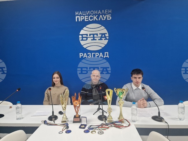 Танците ни научиха на дисциплина, постоянство и любов към спорта, казаха състезателите по спортни танци Надежда Дочева и Йоан-Александър Ташков