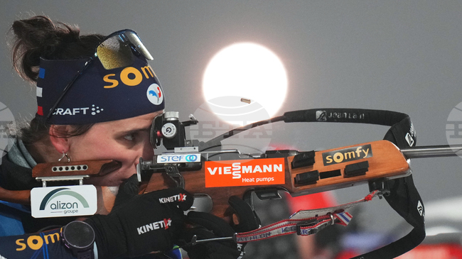 Жюлия Симон спечели масовия старт в Нове Место и записа първа победа за сезона в Световната купа по биатлон