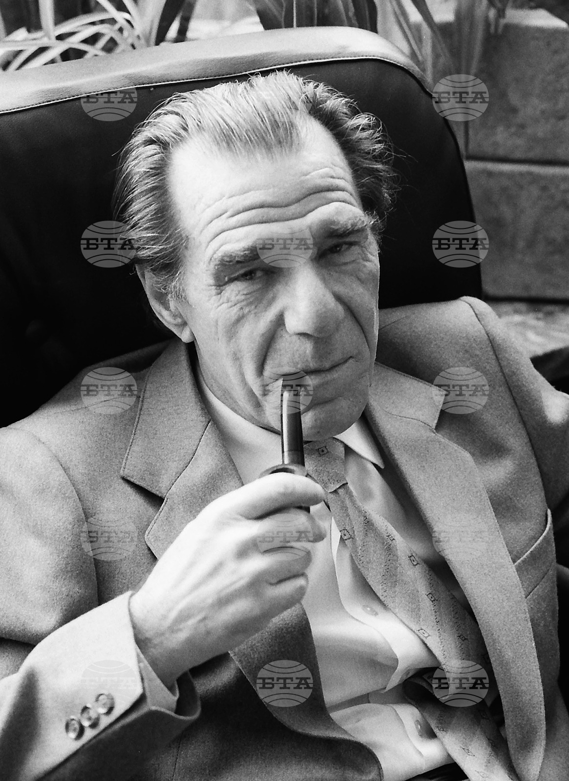 Добри Жотев - писател, поет и драматург