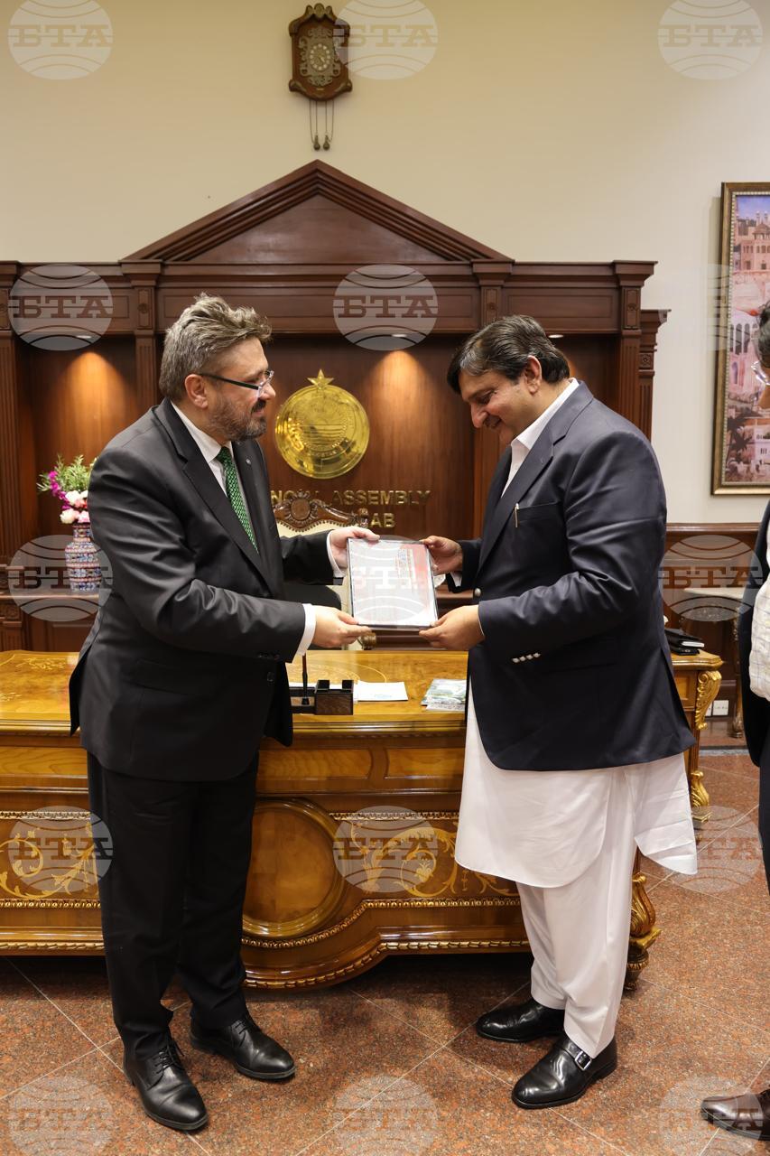 Пакистан - Лахор - Кирил Вълчев - Малик Мухамад Ахмад Хан - среща