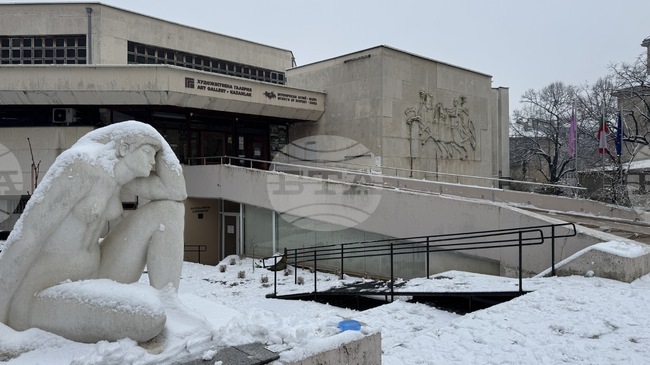 Поетът и писател Азиз Таш ще представи в галерията в Казанлък свое посвещение на картината "Пролетен пейзаж" на Златю Бояджиев