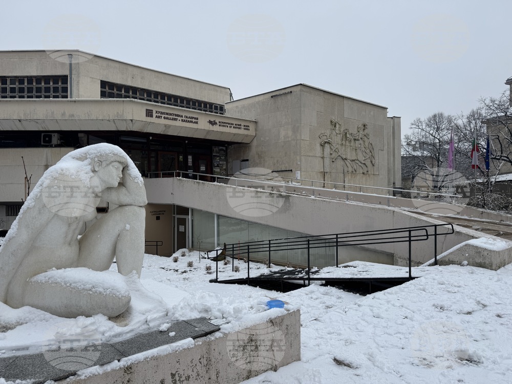 Поетът и писател Азиз Таш ще представи в галерията в Казанлък свое посвещение на картината "Пролетен пейзаж" на Златю Бояджиев