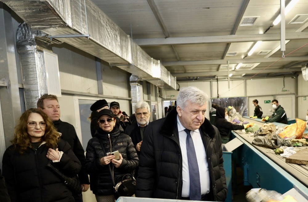 Министър Манол Генов откри площадка за третиране на битови и биоотпадъци край Созопол