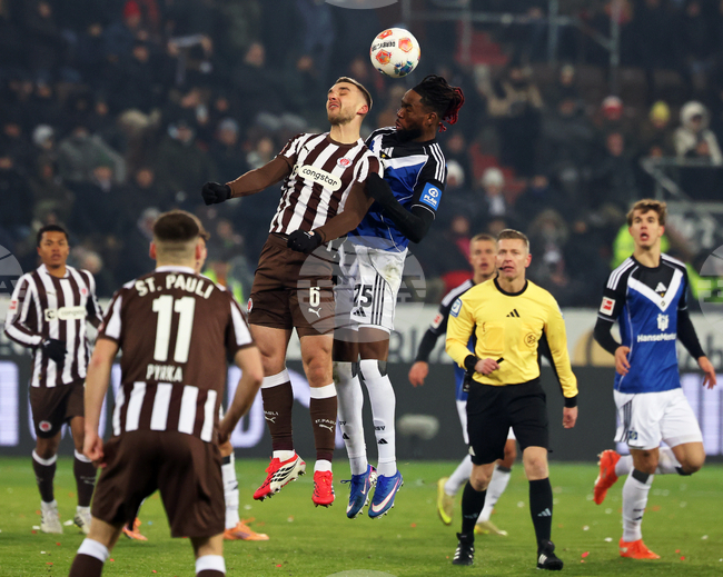 Футболното дерби на Хамбург завърши без голове