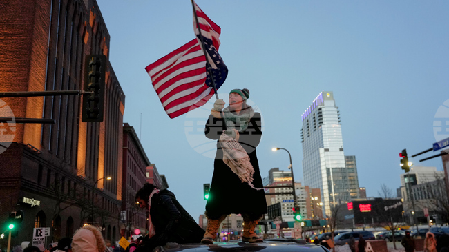 Двама агенти са стреляли по Алекс Прити в Минеаполис, сочат предварителни резултати от разследването, изпратени до членове на Конгреса на САЩ
