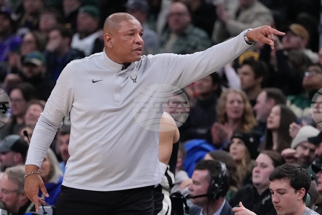 Треньорът на Милуоки Бъкс Док Ривърс вярва, че Янис Адетокунбо ще остане в отбора