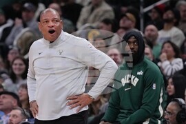 Nuggets Bucks Basketball