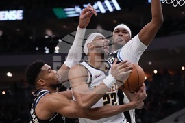 Nuggets Bucks Basketball