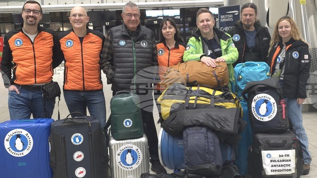 Четвъртата група от 34-тата българска антарктическа експедиция отпътува днес от София