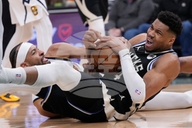 Nuggets Bucks Basketball