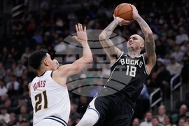 Nuggets Bucks Basketball