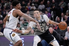 Nuggets Bucks Basketball