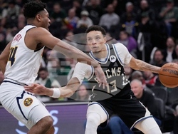 Nuggets Bucks Basketball