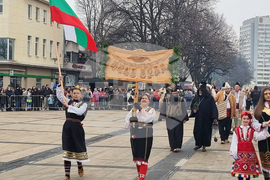 Перник - фестивал „Сурва“ - маскарадни дефилета