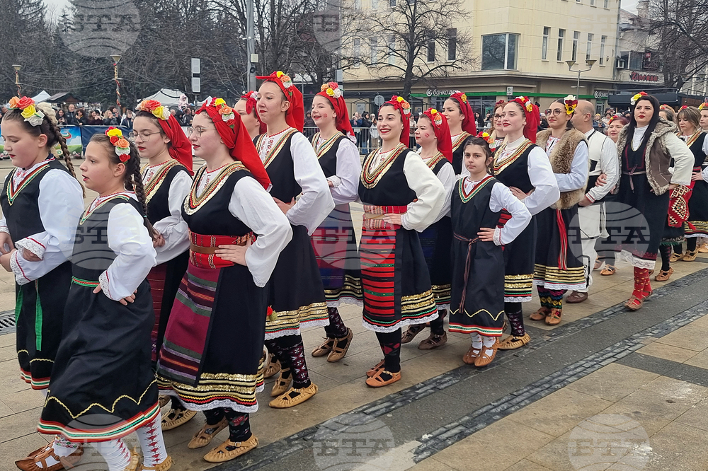 Перник - фестивал „Сурва“ - маскарадни дефилета