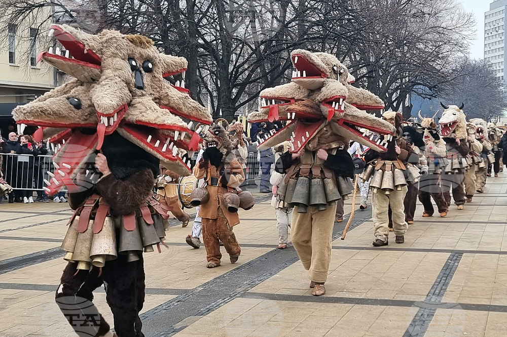Перник - фестивал „Сурва“ - маскарадни дефилета