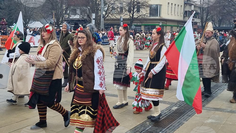 Перник - фестивал „Сурва“ - маскарадни дефилета