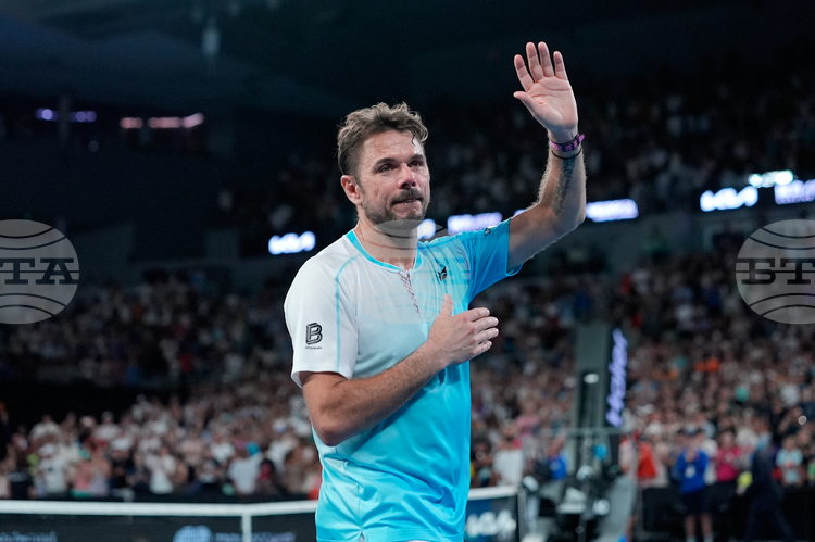 Бившият шампион Стан Вавринка започна с победа участието си на