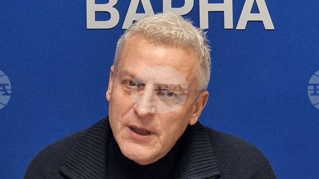 Тези избори трябва да бъдат не между нови и стари месии, а между лъжа и истина, смята Петър Москов