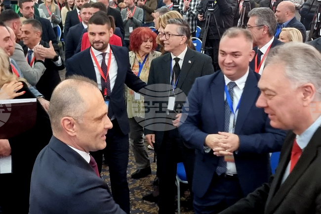 Председателят на СДСМ Венко Филипче оцени проведения днес конгрес на опозиционната партия като успешен 