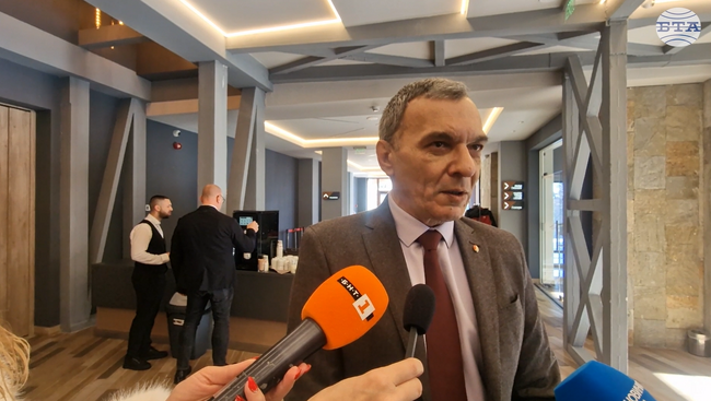 Липсата на инфраструктура ограничава развитието на Пампорово като целогодишен курорт, отчете д-р Десислав Тасков