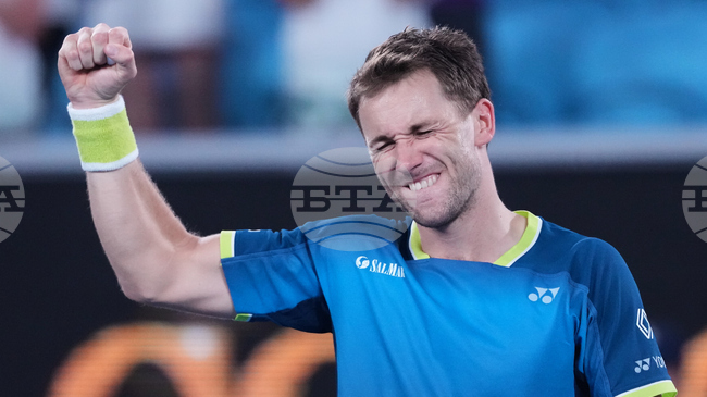 Каспер Рууд и Флавио Коболи достигнаха четвъртфиналите на тенис турнира в Делрей Бийч