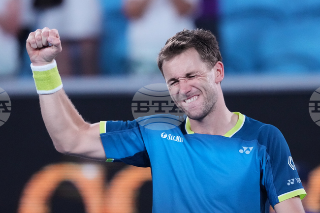 Каспер Рууд и Флавио Коболи достигнаха четвъртфиналите на тенис турнира в Делрей Бийч