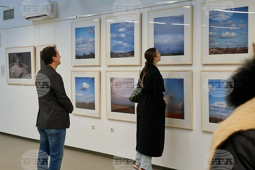 Изложба с дипломните проекти на завършилите магистърската програма "Фотография“ на НХА Бургас ще бъде открита в Морското казино 