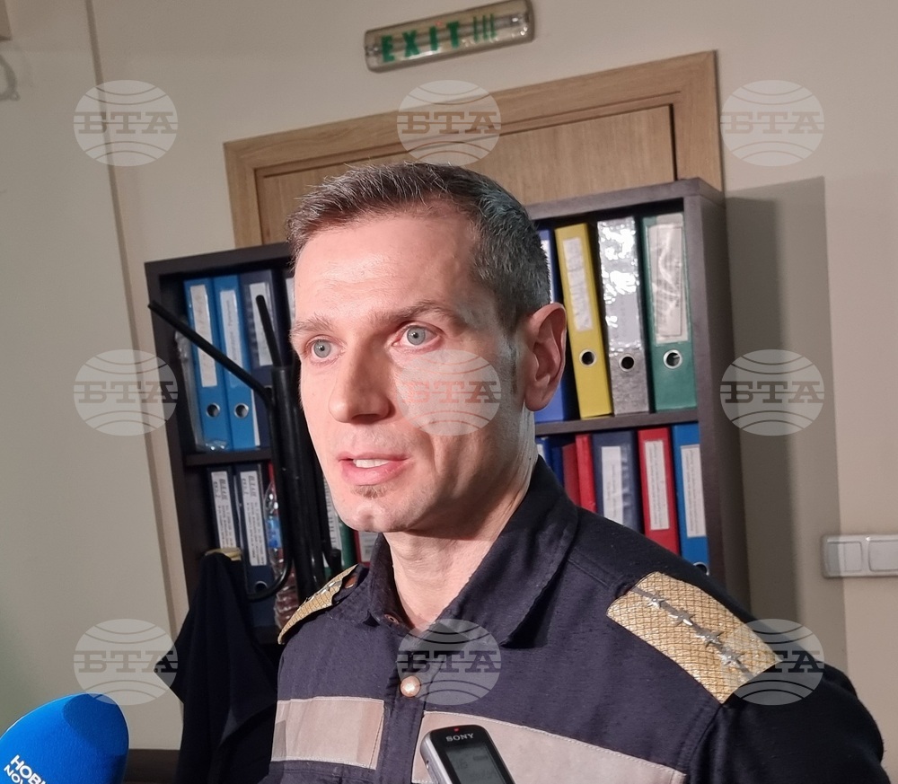 С опасност за живота са двете деца, пострадали при пожара в София тази нощ, каза инспектор Радостин Радев