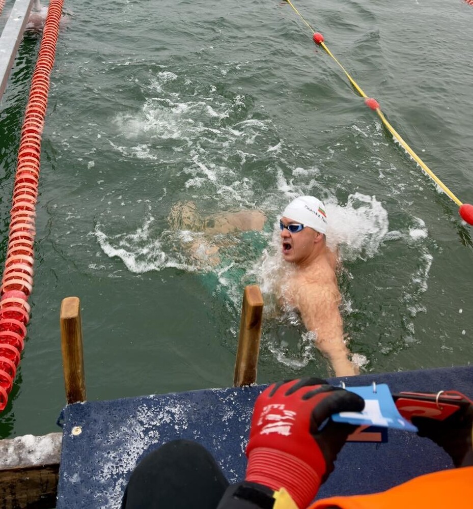 Swimmer Tsankov Wins Silver in 200m Freestyle at Winter Swimming Worlds