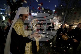 Митрополит Хризостом - патриарх Даниил - делегация и светини - посрещане