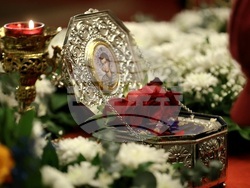 Митрополит Хризостом - патриарх Даниил - делегация и светини - посрещане