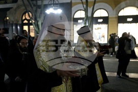 Митрополит Хризостом - патриарх Даниил - делегация и светини - посрещане