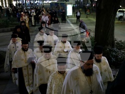 Митрополит Хризостом - патриарх Даниил - делегация и светини - посрещане
