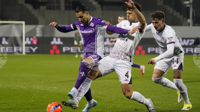 Фиорентина остана в зоната на изпадащите след домакинско поражение от Каляри