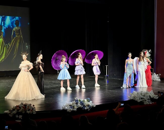 Община Русе: Спектакълът „Асамблея на красотата и модата“ превърна сцената на Доходното здание в пространство на естетика и съпричастност