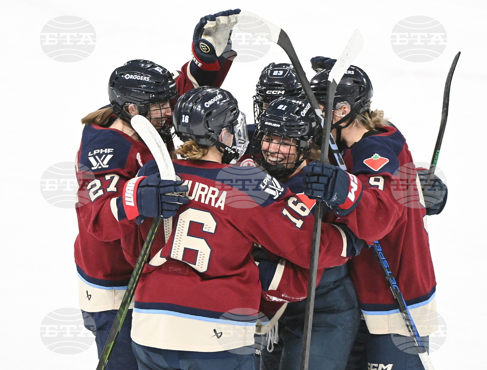 PWHL Charge Victoire Hockey